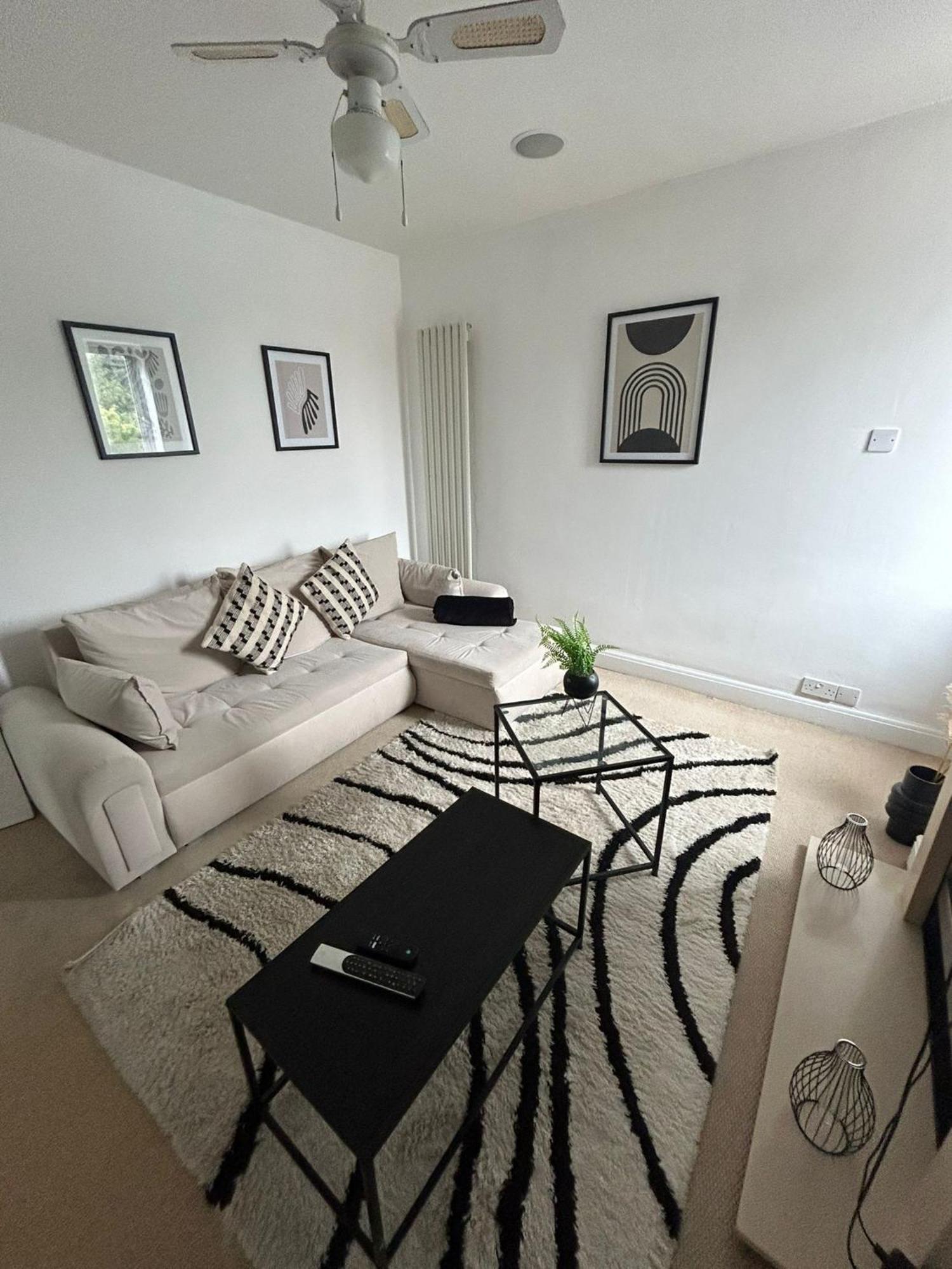 Two Bed Town Centre Contractor Leisure And Travel * Ipswich